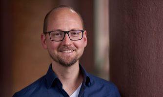 Pascal Friederich receives the Heinz Maier-Leibnitz Prize, the most important recognition of early-career researchers in Germany.